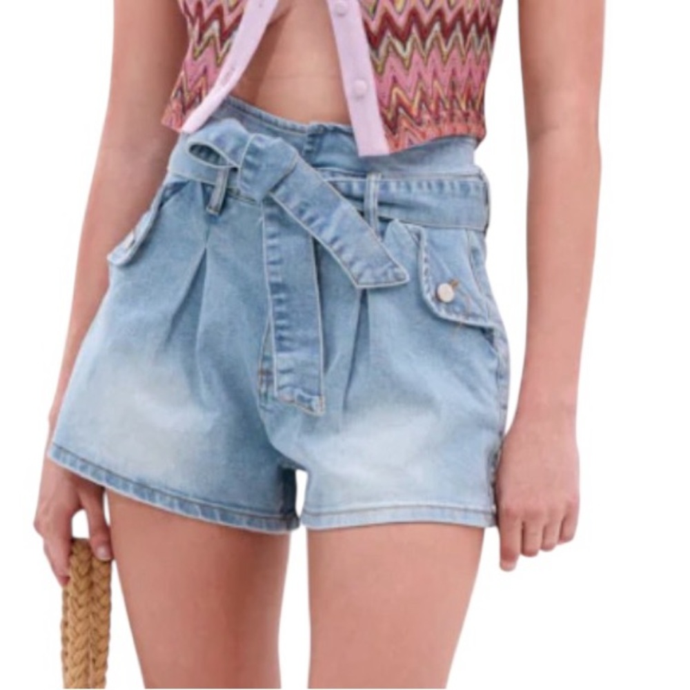 AKIRA Light Blue Tie-Front Highwaisted Paperbag Jean Shorts